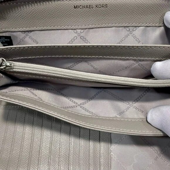 Nwot Michael Kors Large Wristlet Wallet - Picture 10 of 15